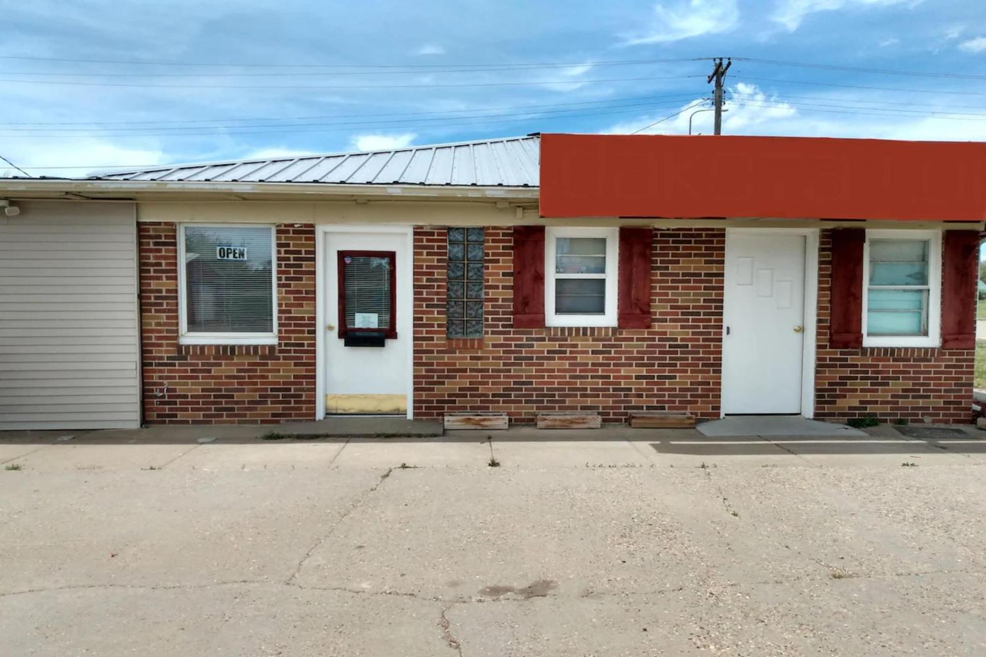 Love Hotels Murdo By Oyo On Interstate 90 Exterior photo