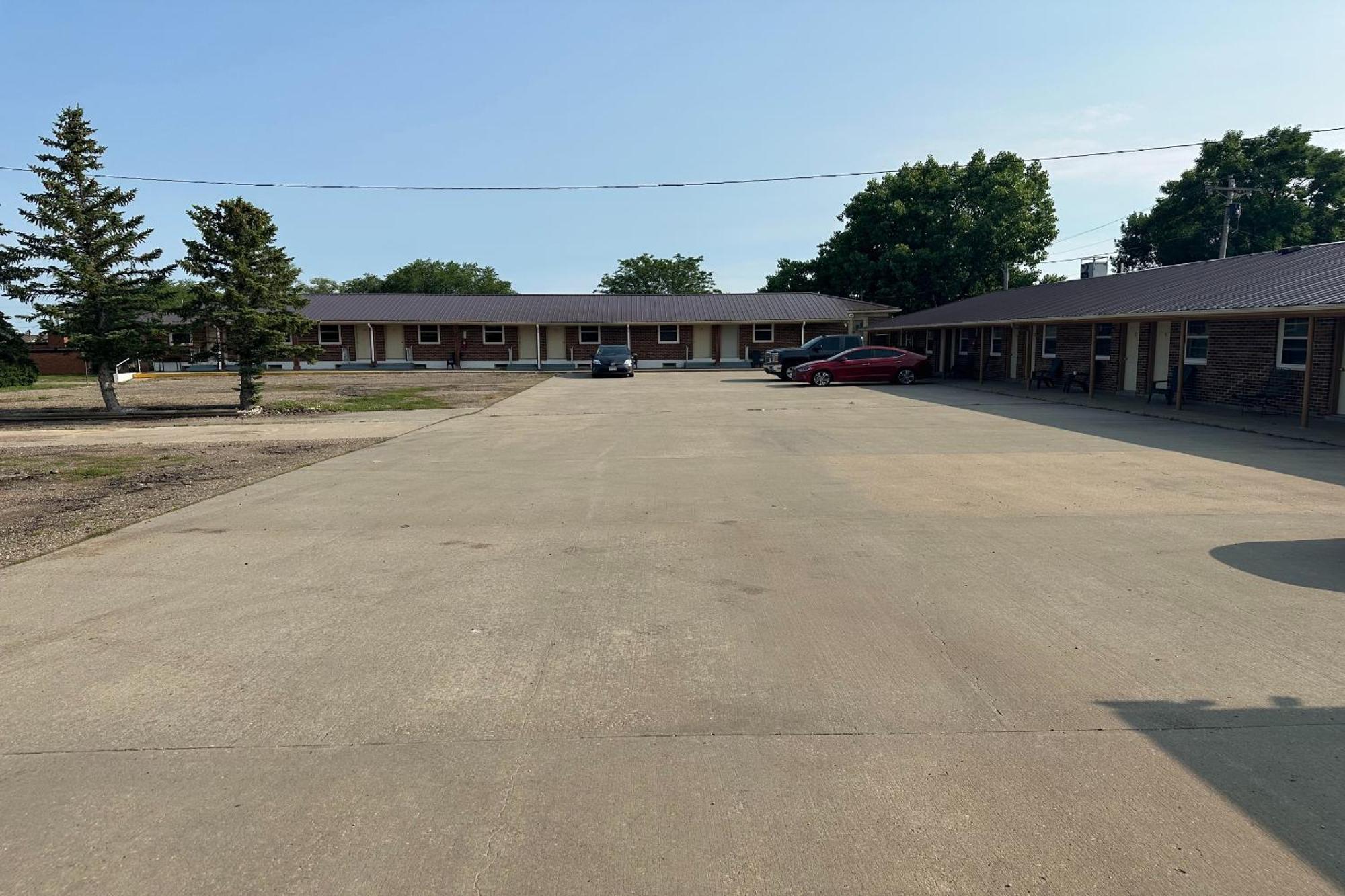 Love Hotels Murdo By Oyo On Interstate 90 Exterior photo